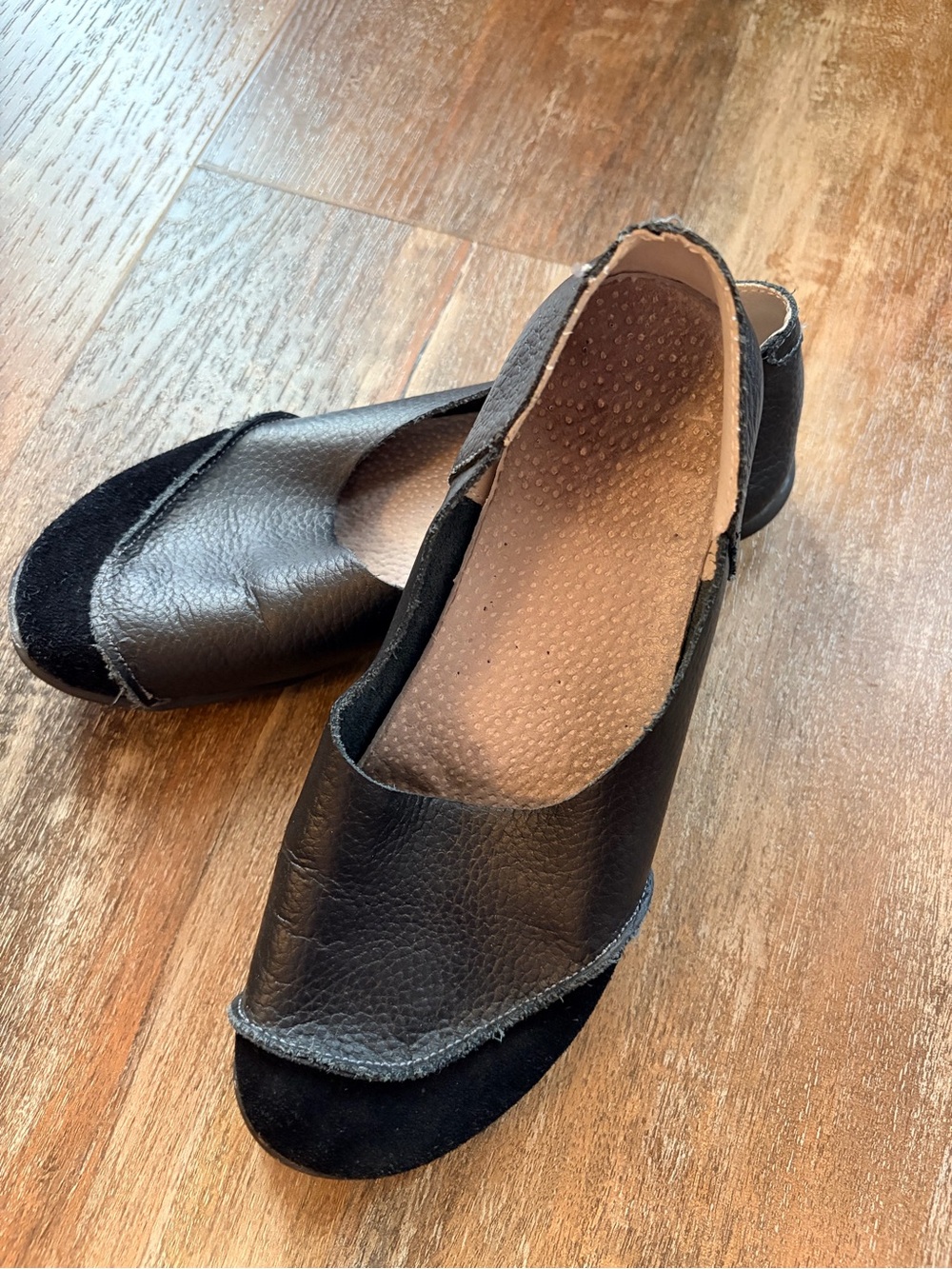 Women’s Black Leather Slip-On Flats Round Toe EU 38 7.5 Casual Comfort Boho
